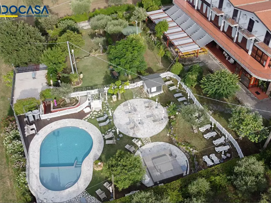 Immagine 34 di Attività commerciale in vendita  in Contrada della fonte 11 a Ancarano