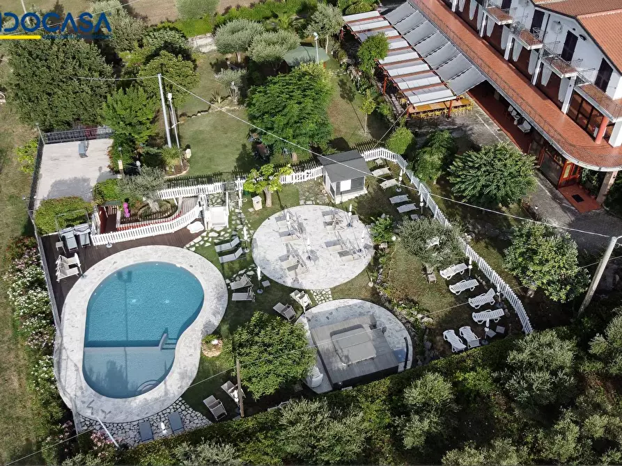 Immagine 21 di Attività commerciale in vendita  in Contrada della fonte 11 a Ancarano