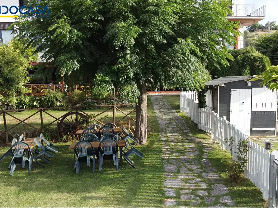 Immagine 16 di Attività commerciale in vendita  in Contrada della fonte 11 a Ancarano