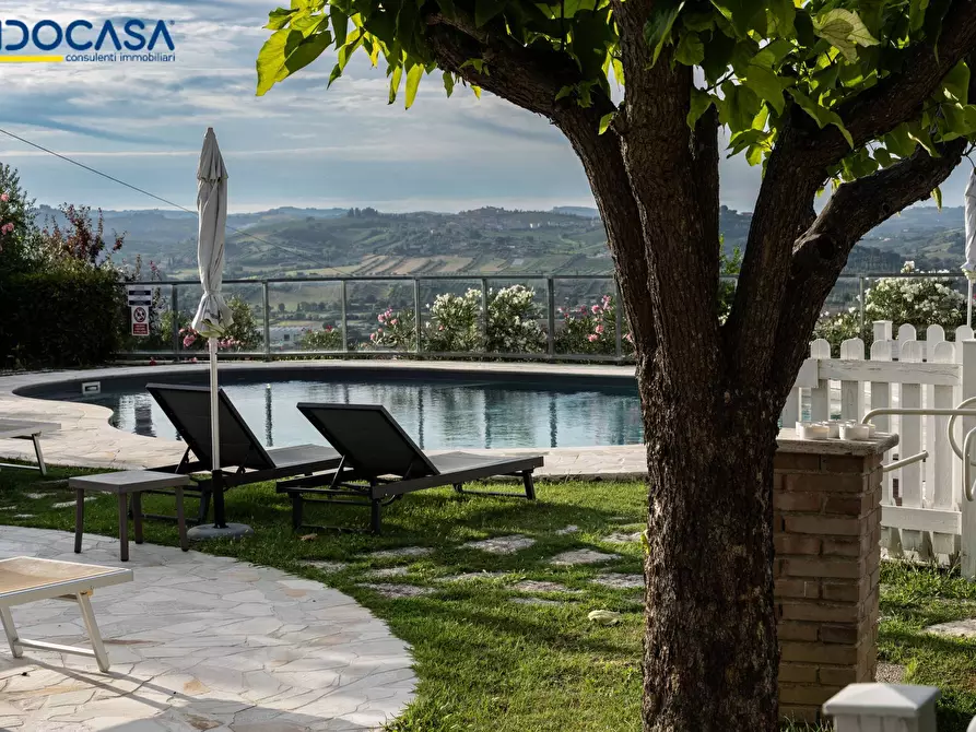 Immagine 14 di Attività commerciale in vendita  in Contrada della fonte 11 a Ancarano