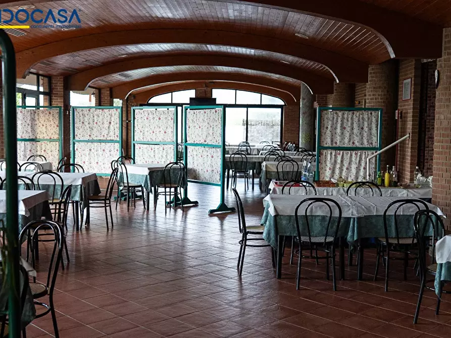 Immagine 9 di Attività commerciale in vendita  in Contrada della fonte 11 a Ancarano