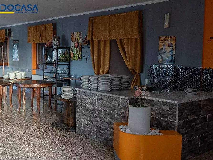 Immagine 38 di Attività commerciale in vendita  in Contrada della fonte 11 a Ancarano