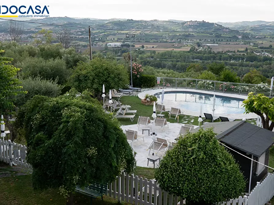 Immagine 39 di Attività commerciale in vendita  in Contrada della fonte 11 a Ancarano