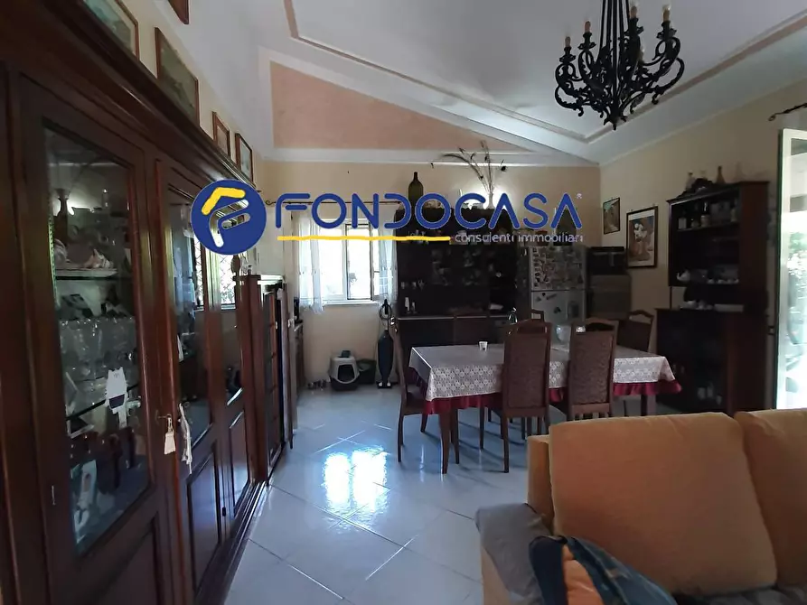 Immagine 4 di Villa in vendita  in via carafiello a Giugliano In Campania