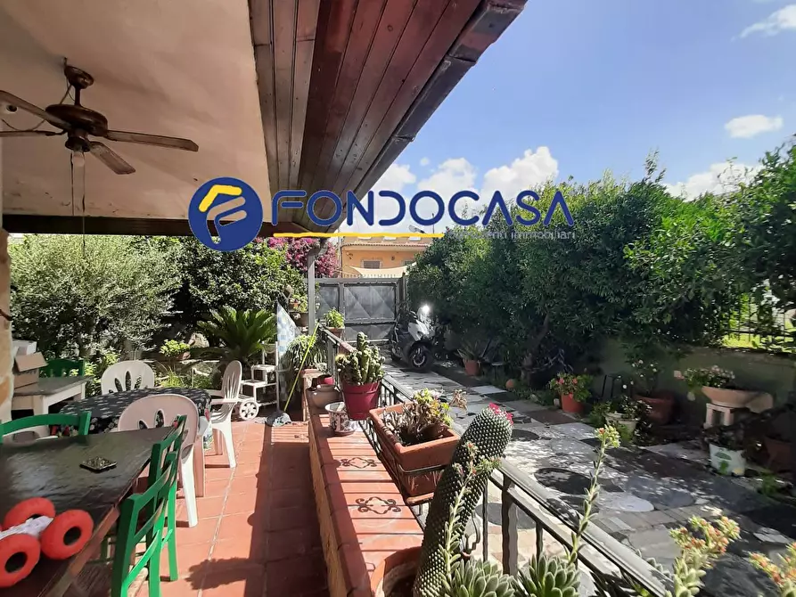 Immagine 3 di Villa in vendita  in via carafiello a Giugliano In Campania