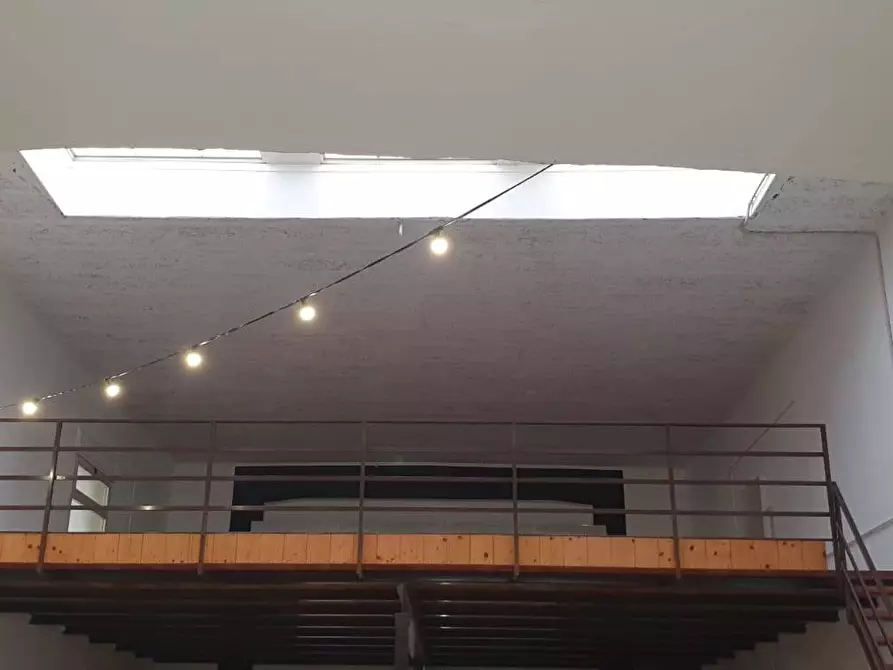 Immagine 4 di Locale commerciale in vendita  in via tito minniti 24 a Arnesano