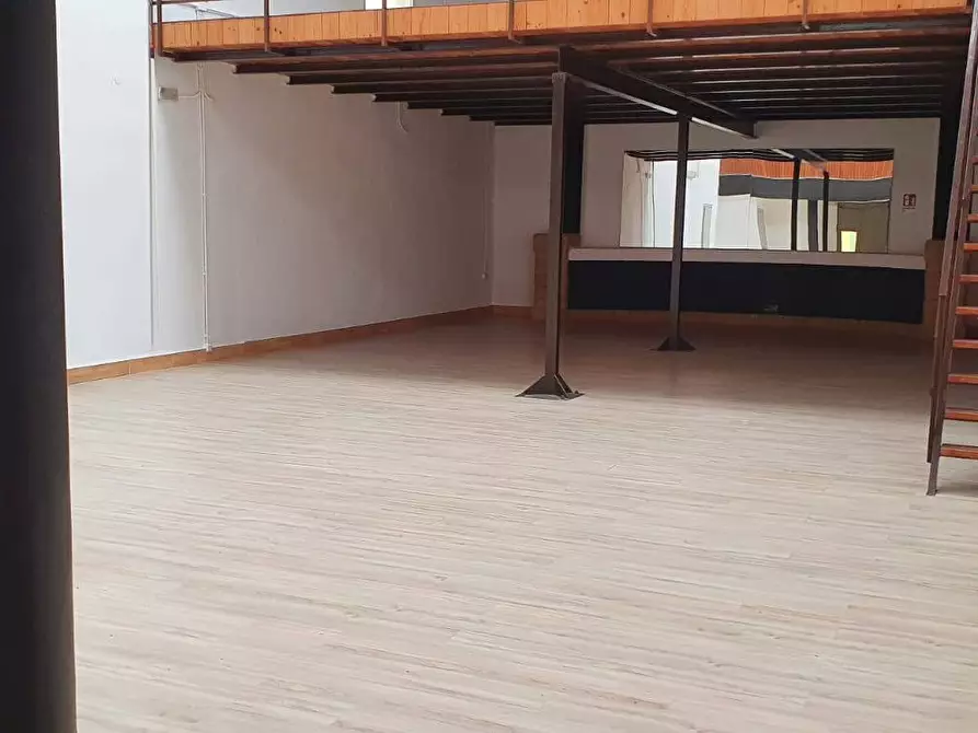 Immagine 10 di Locale commerciale in vendita  in via tito minniti 24 a Arnesano