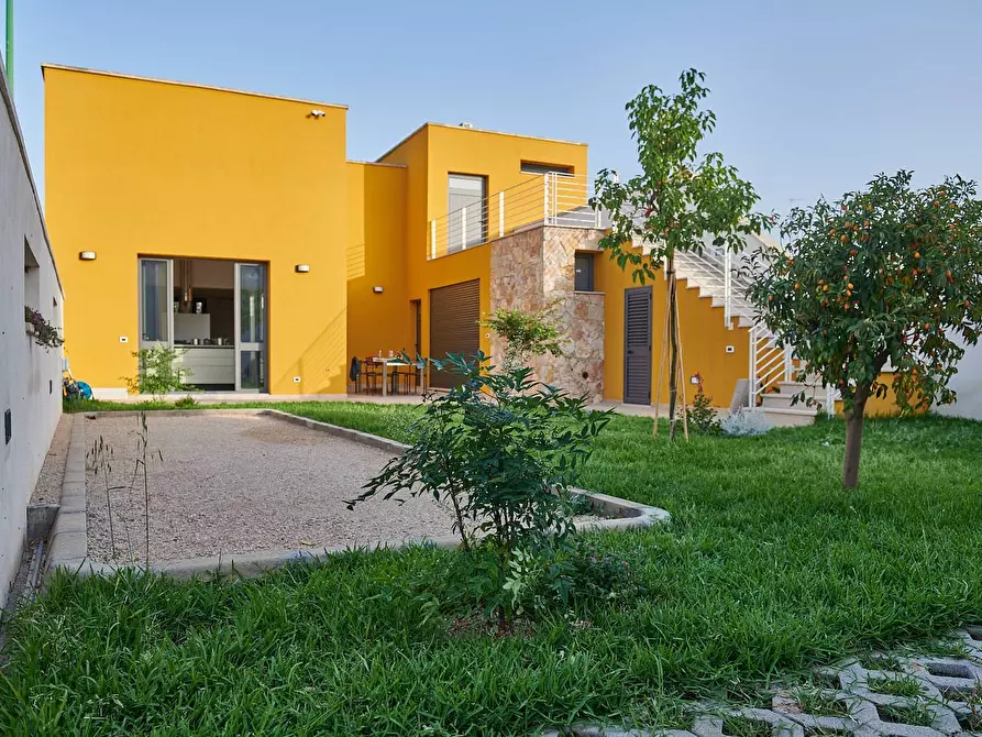 Immagine 1 di Casa indipendente in vendita  in via Luigi Cadorna 82 a Martignano