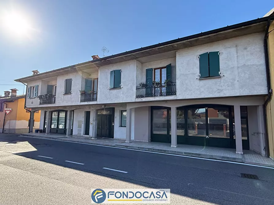 Immagine 4 di Locale commerciale in vendita  a Cazzago San Martino