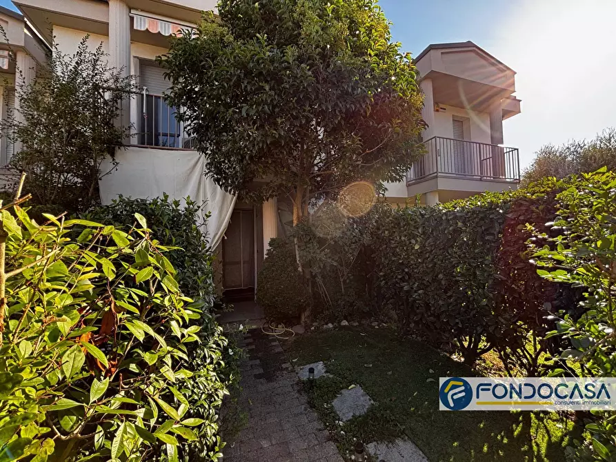 Immagine 3 di Villetta a schiera in vendita  in VIA RIMEMBRANZE 4 a Chiuduno