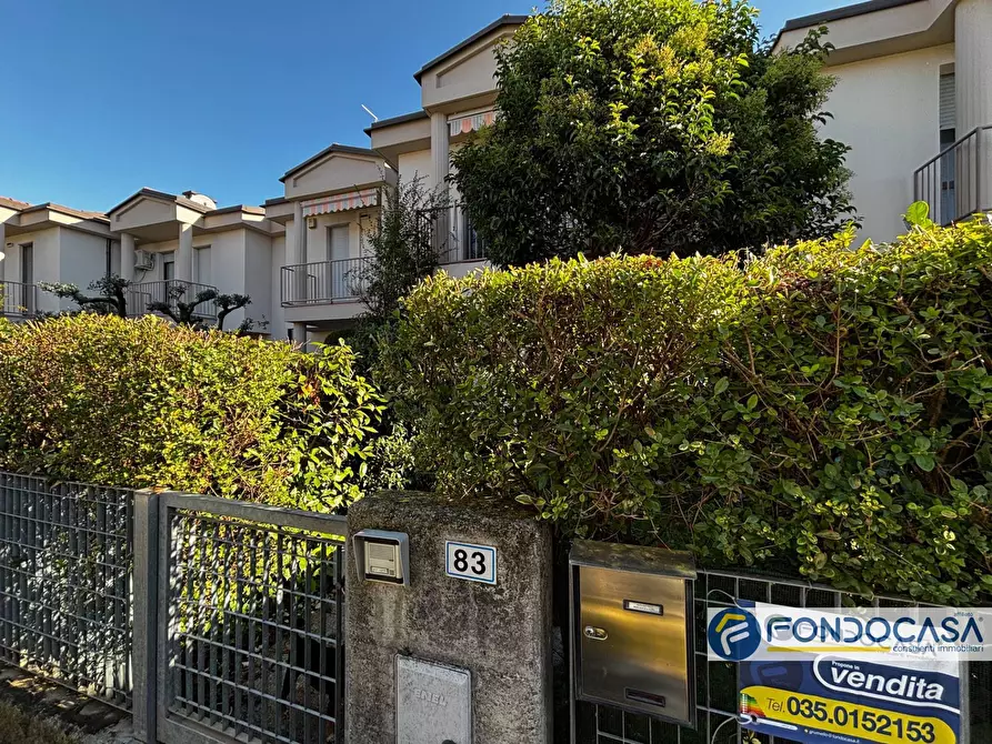 Immagine 2 di Villetta a schiera in vendita  in VIA RIMEMBRANZE 4 a Chiuduno