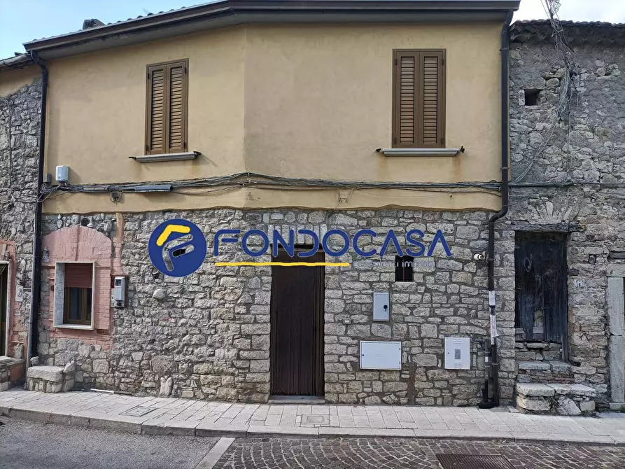 Immagine 1 di Casa semindipendente in vendita  in Viale Don Bosco 5 a Benevento