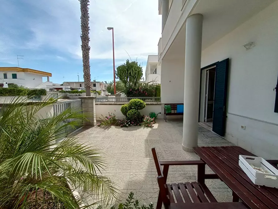 Immagine 4 di Casa semindipendente in vendita  in Via Walter Chiari a Melendugno