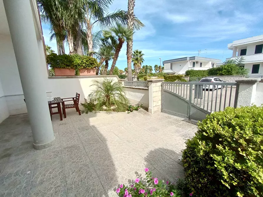 Immagine 2 di Casa semindipendente in vendita  in Via Walter Chiari a Melendugno