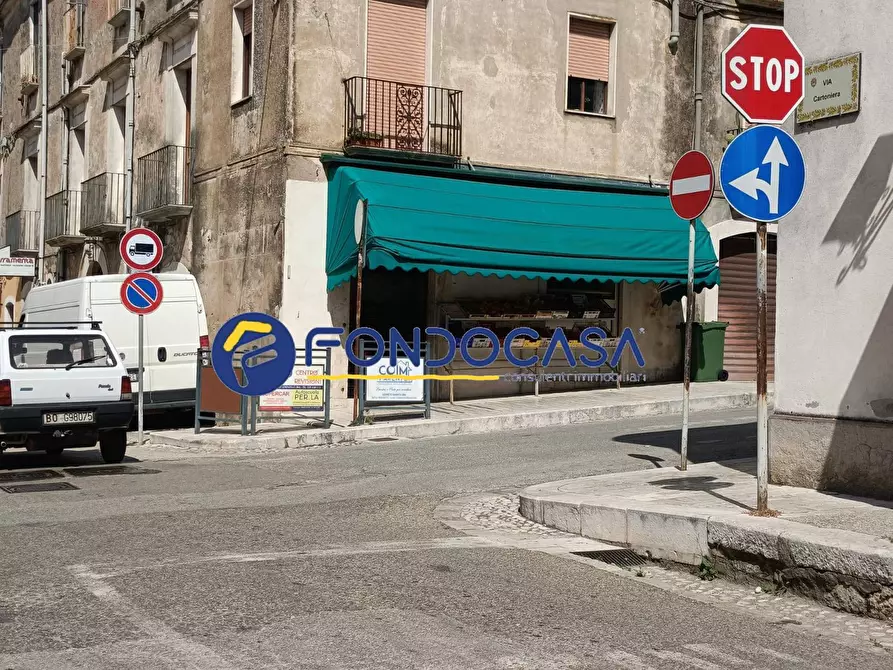 Immagine 7 di Palazzo in vendita  in via roma 10 a Benevento