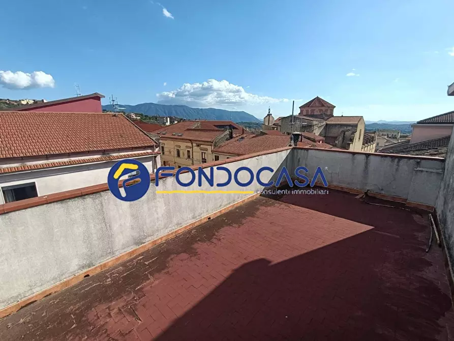 Immagine 12 di Palazzo in vendita  in via roma 10 a Benevento