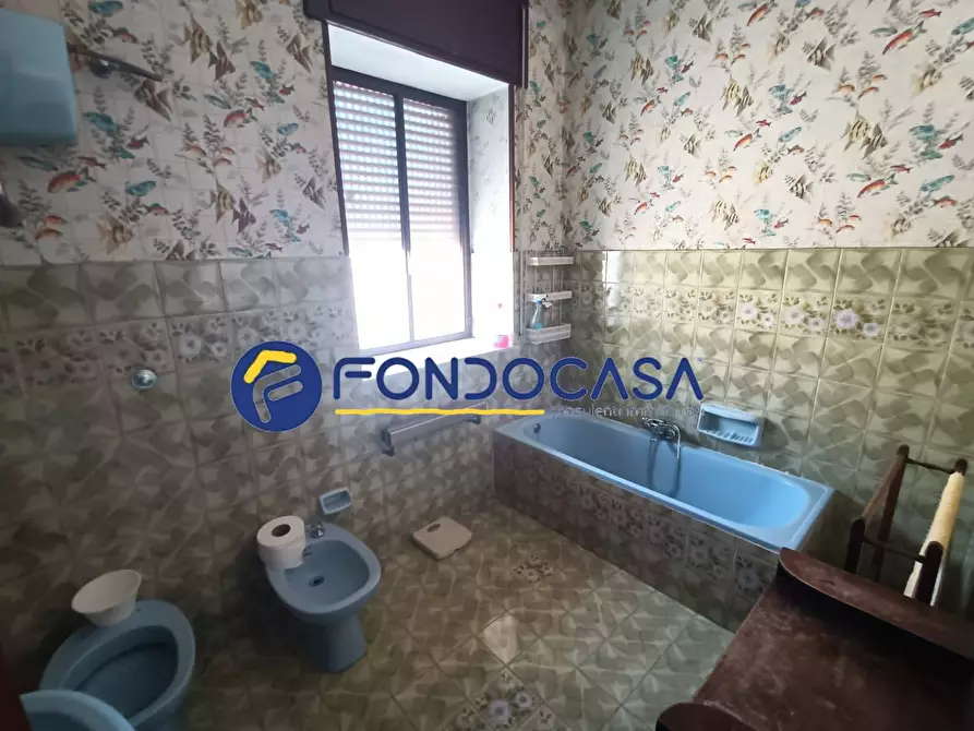 Immagine 14 di Palazzo in vendita  in via roma 10 a Benevento