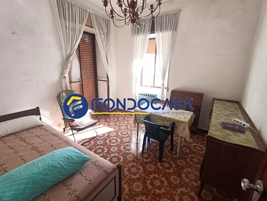 Immagine 16 di Palazzo in vendita  in via roma 10 a Benevento