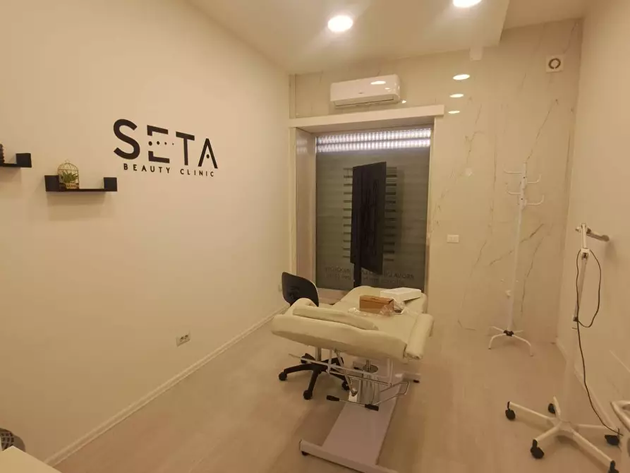 Immagine 4 di Attività commerciale in vendita  a Marigliano