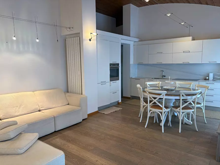 Immagine 5 di Attico in vendita  in Piazza Manzù a Clusone