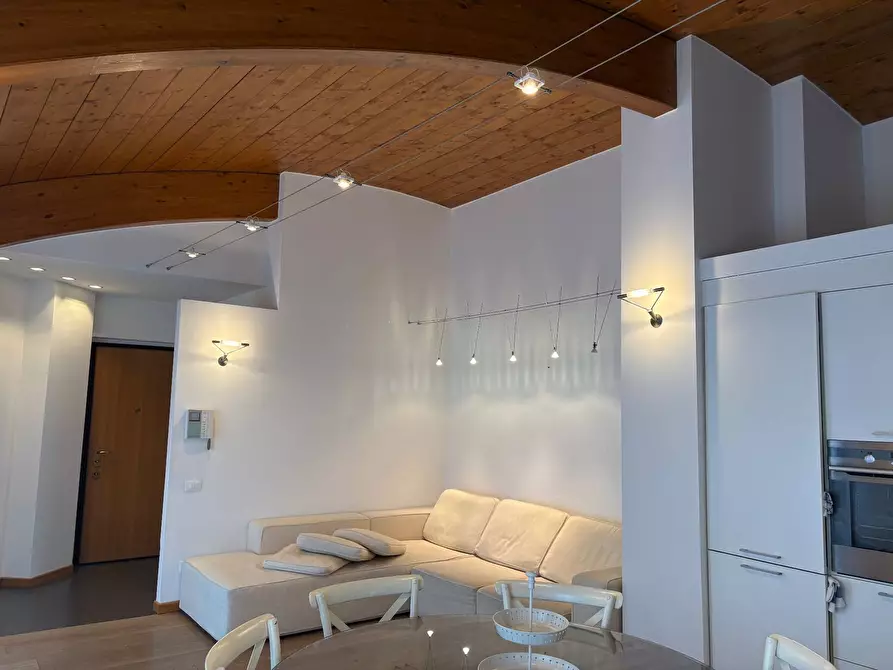 Immagine 8 di Attico in vendita  in Piazza Manzù a Clusone