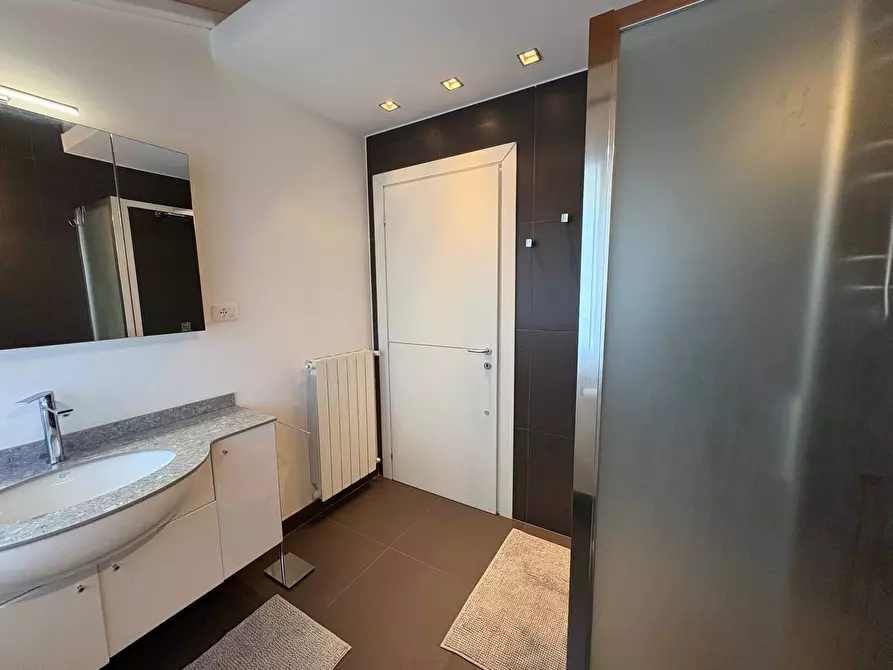 Immagine 15 di Attico in vendita  in Piazza Manzù a Clusone