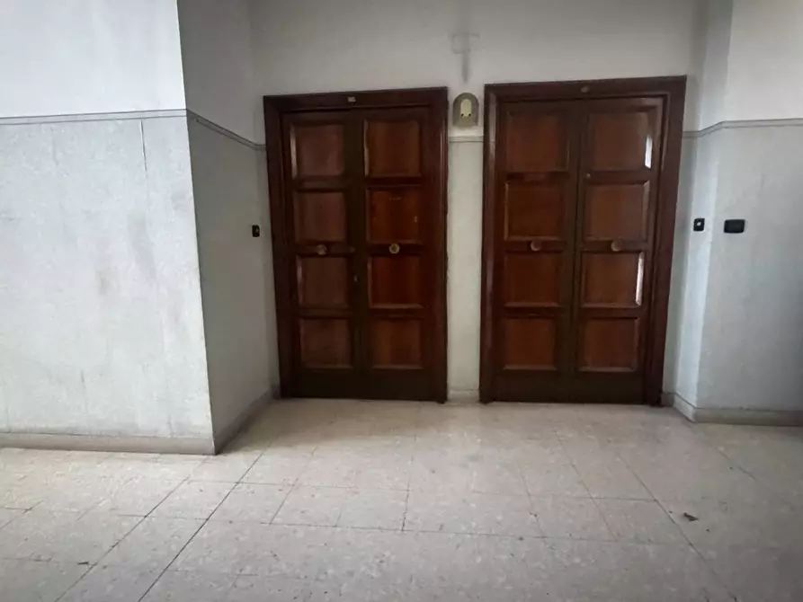 Immagine 8 di Appartamento in vendita  in Corso Vittorio Emanuele 172 a Salerno