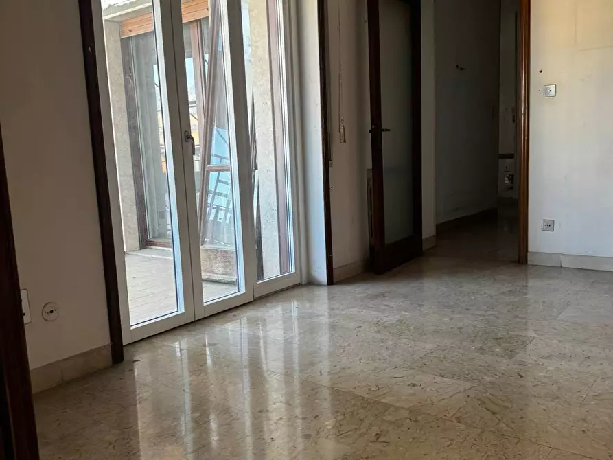 Immagine 15 di Appartamento in vendita  in Corso Vittorio Emanuele 172 a Salerno