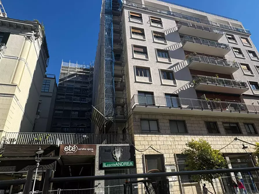 Immagine 4 di Appartamento in vendita  in Corso Vittorio Emanuele 172 a Salerno