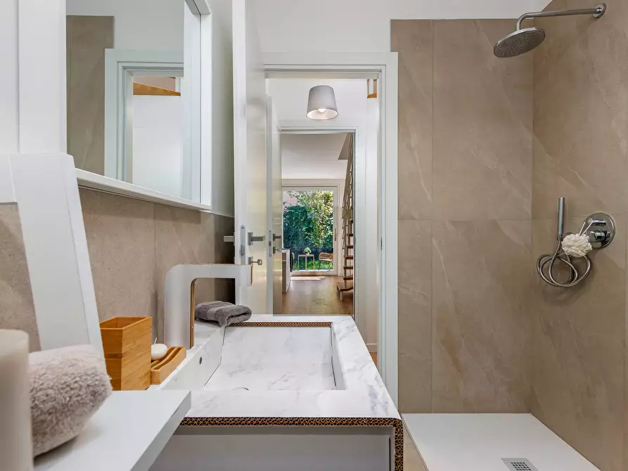 Immagine 11 di Casa semindipendente in vendita  in Viale Lodi 10 a Ardesio