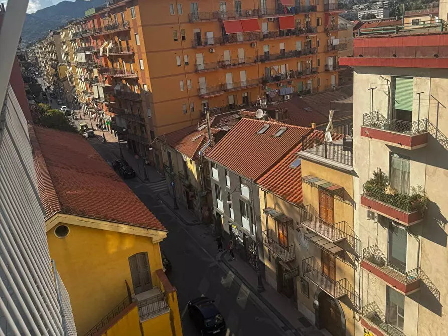 Immagine 2 di Appartamento in vendita  in Via VI settembre 6 a Salerno