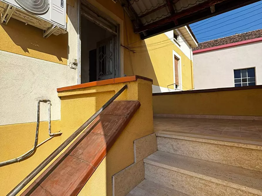 Immagine 2 di Appartamento in vendita  in via GiacOMO bUDETTI 12 a Pontecagnano Faiano