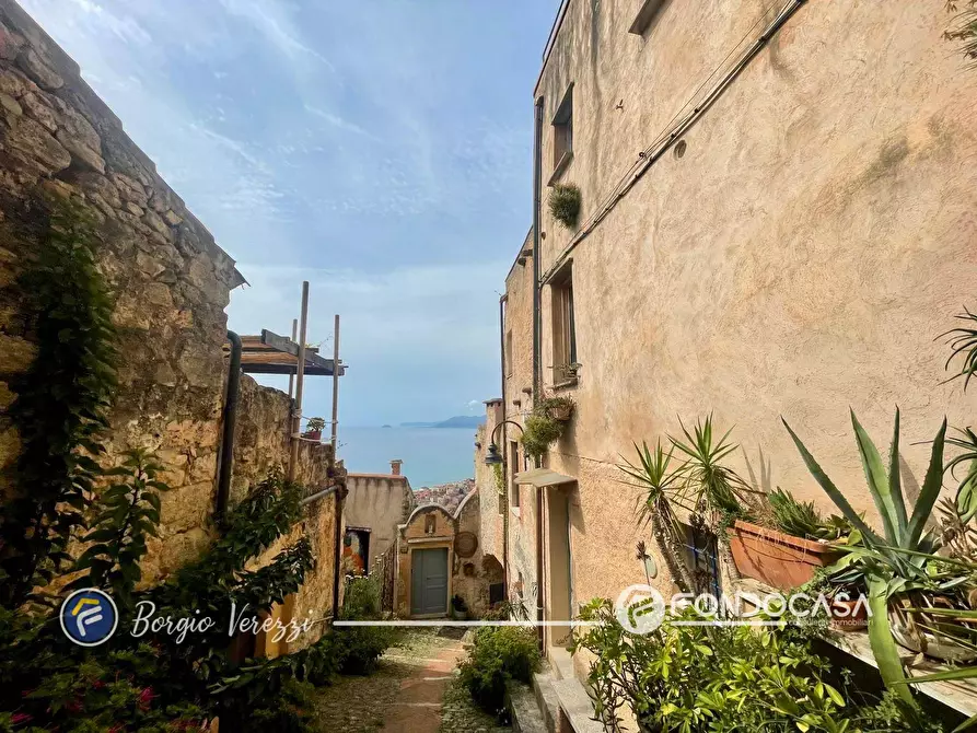 Immagine 2 di Appartamento in vendita  a Borgio Verezzi