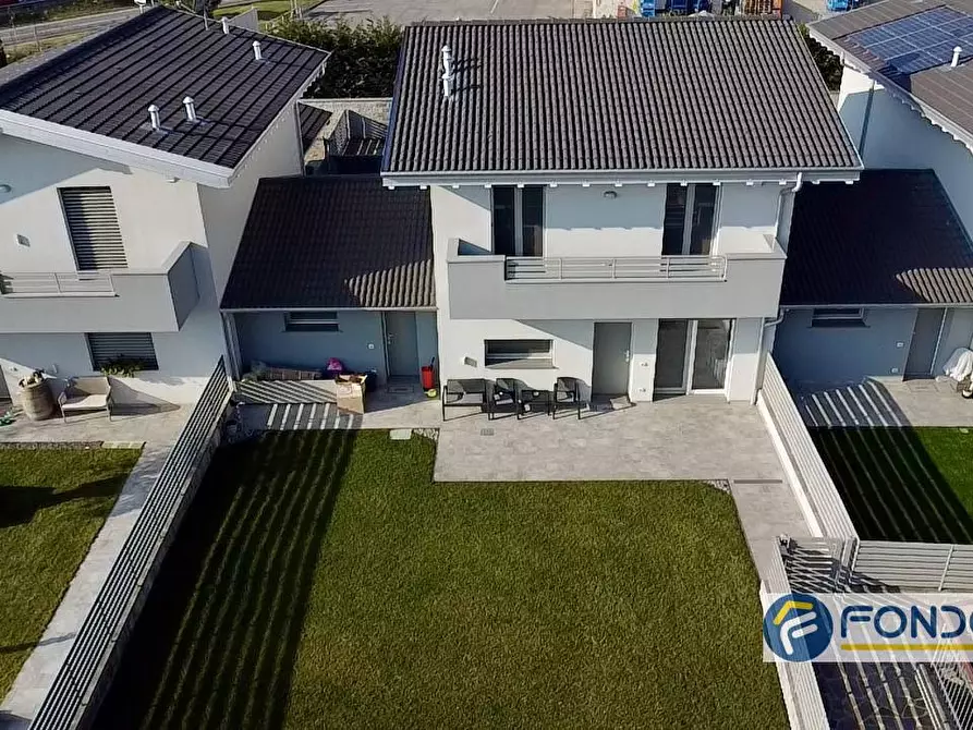 Immagine 2 di Villa in vendita  a Palazzolo Sull'oglio