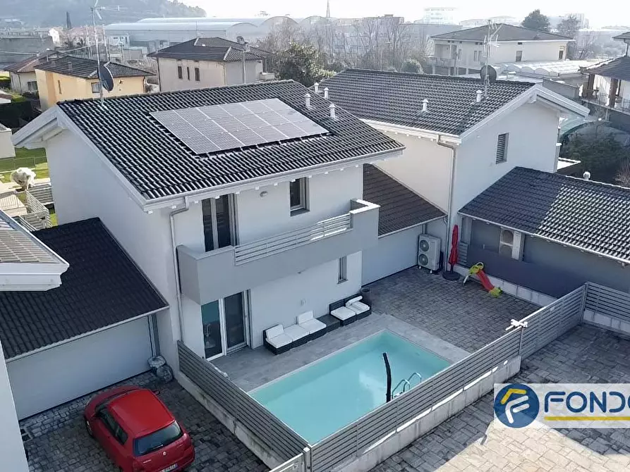 Immagine 6 di Villa in vendita  a Palazzolo Sull'oglio