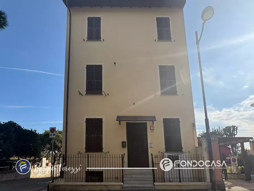 Immagine 13 di Appartamento in vendita  in Viale Europa a Giustenice