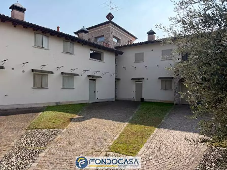 Immagine 2 di Appartamento in vendita  a Passirano