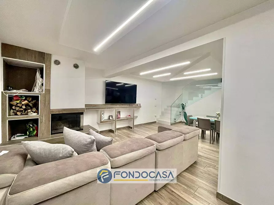 Immagine 26 di Villetta a schiera in vendita  in via alessandro volta a Sant'arpino