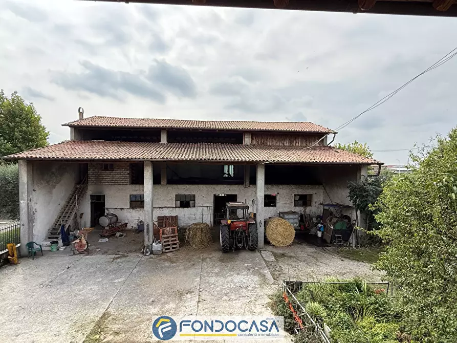 Immagine 3 di Rustico / casale in vendita  a Cazzago San Martino