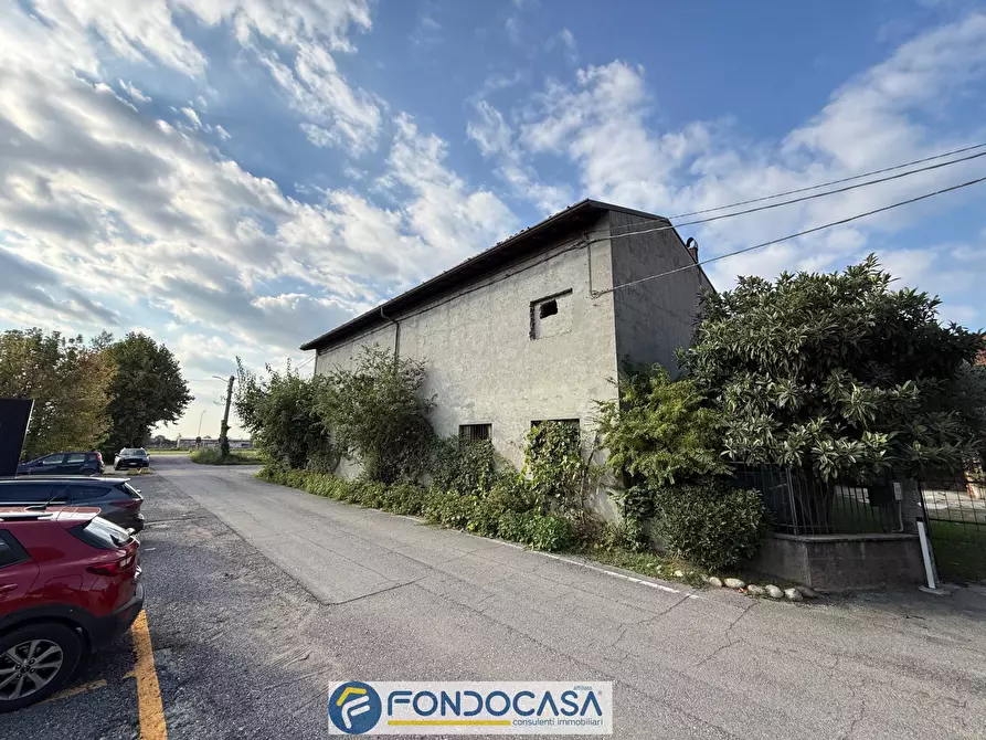 Immagine 10 di Rustico / casale in vendita  a Rovato