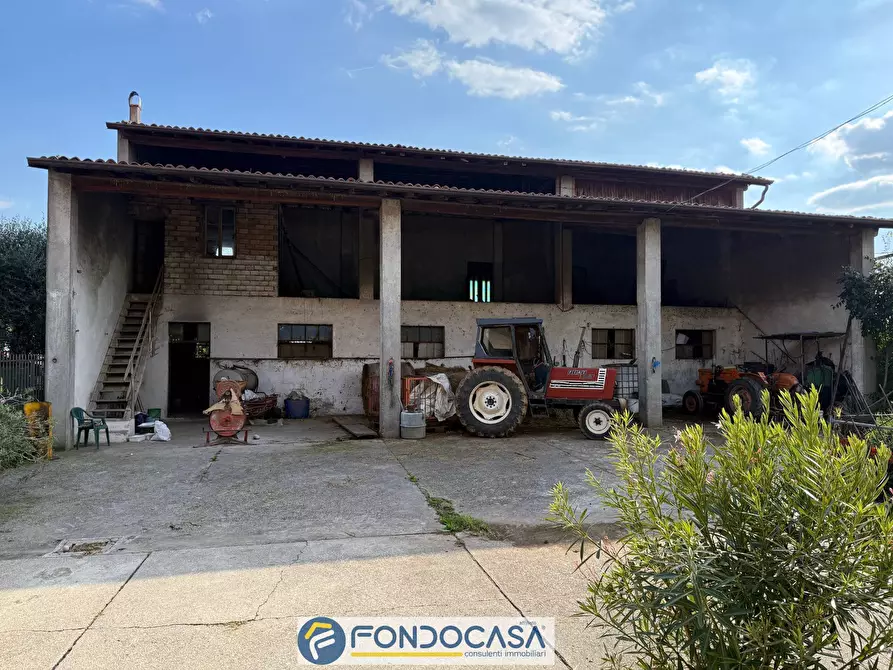 Immagine 5 di Rustico / casale in vendita  a Rovato