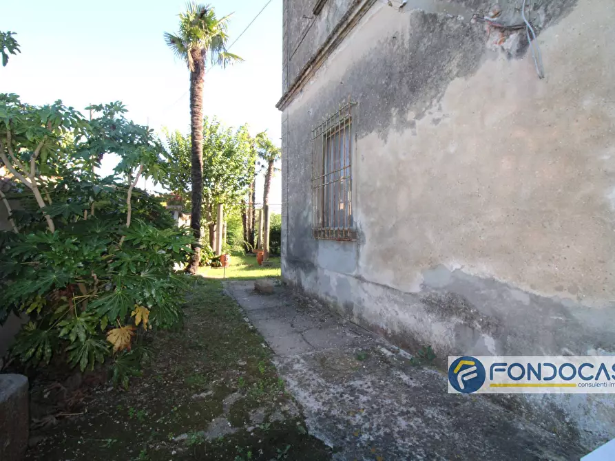 Immagine 10 di Casa semindipendente in vendita  in Via Delle Calende a Pontedera