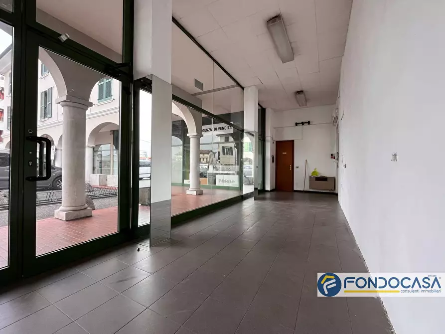 Immagine 5 di Locale commerciale in vendita  in ospitaletto a Ospitaletto