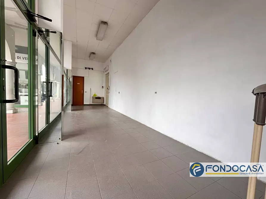 Immagine 4 di Locale commerciale in vendita  in ospitaletto a Ospitaletto