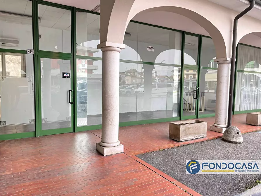 Immagine 2 di Locale commerciale in vendita  in ospitaletto a Ospitaletto