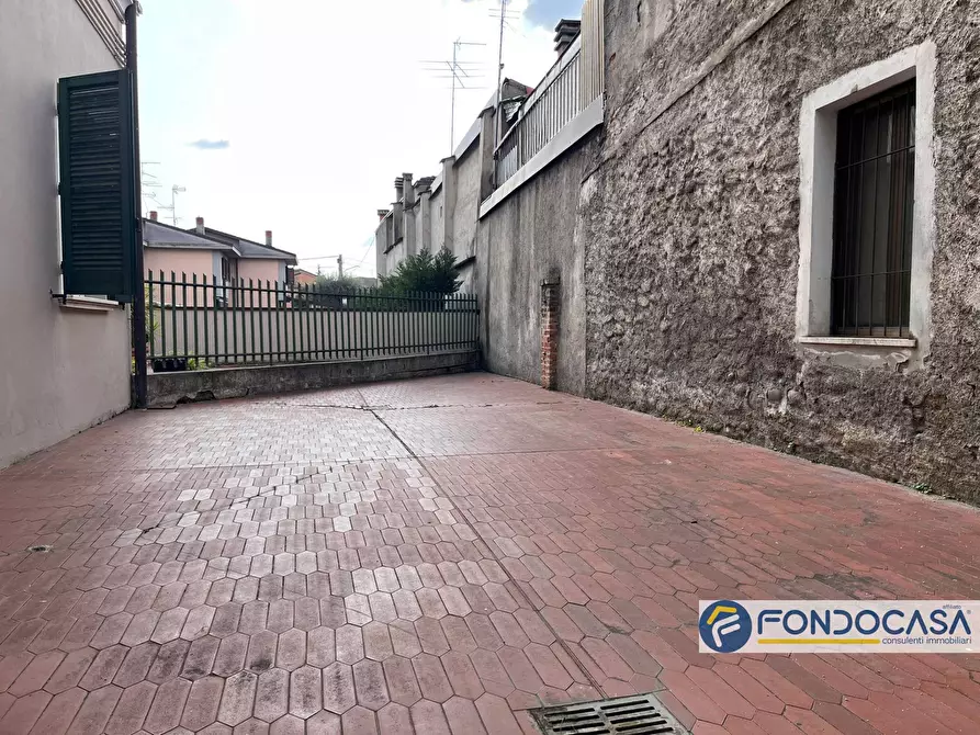 Immagine 6 di Locale commerciale in vendita  in ospitaletto a Ospitaletto