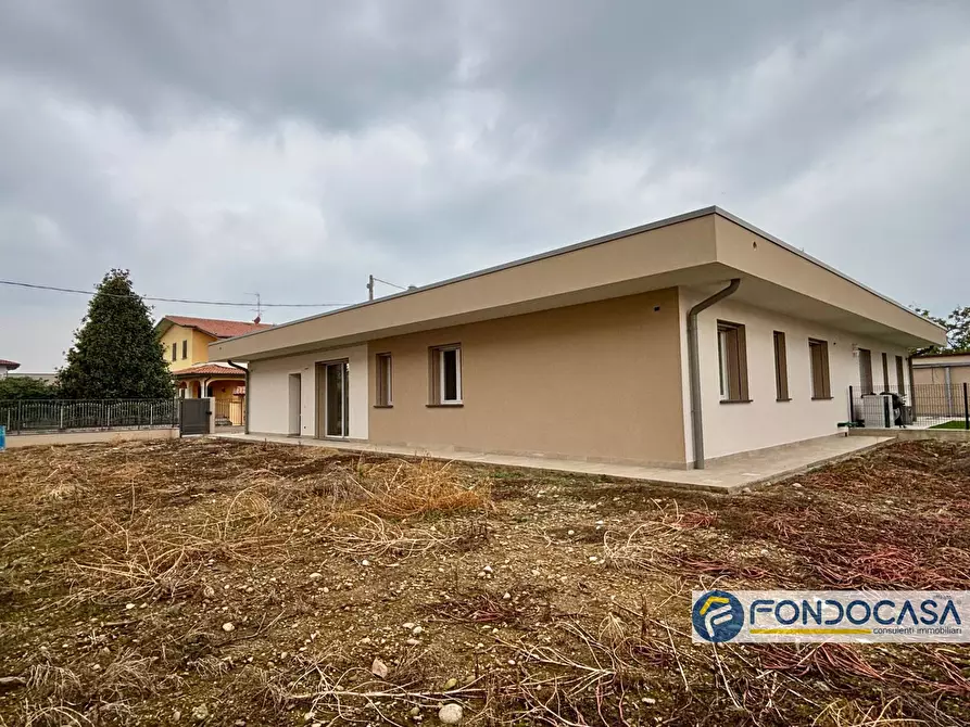 Immagine 9 di Casa semindipendente in vendita  a Castelli Calepio