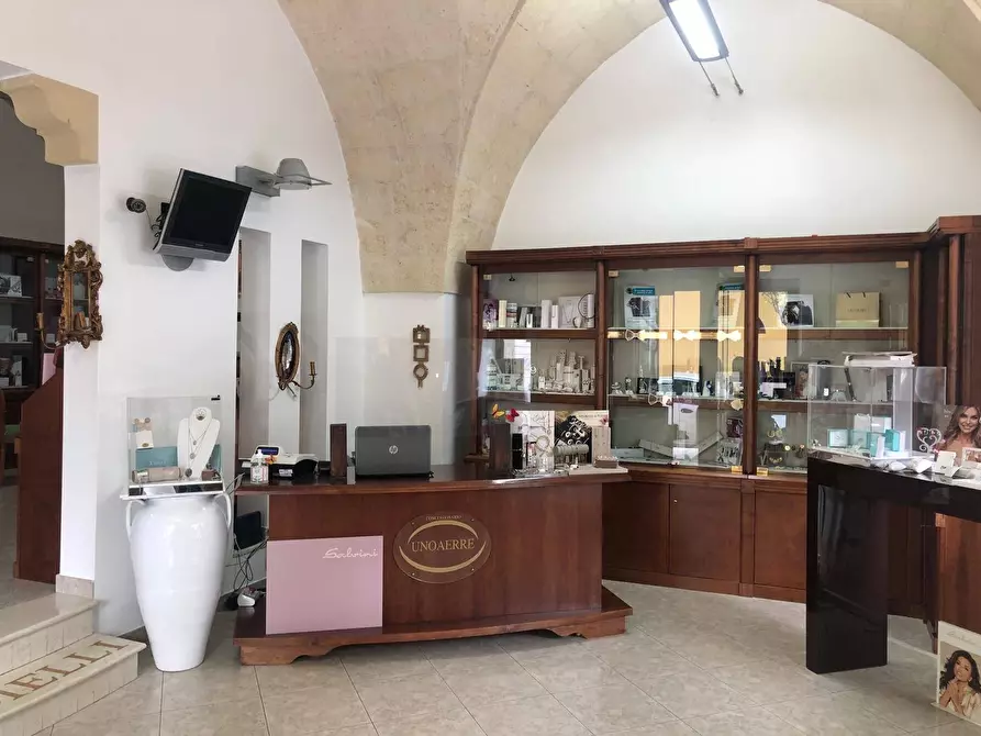Immagine 2 di Locale commerciale in vendita  in santa maria in campitelli 31 a Grottaglie