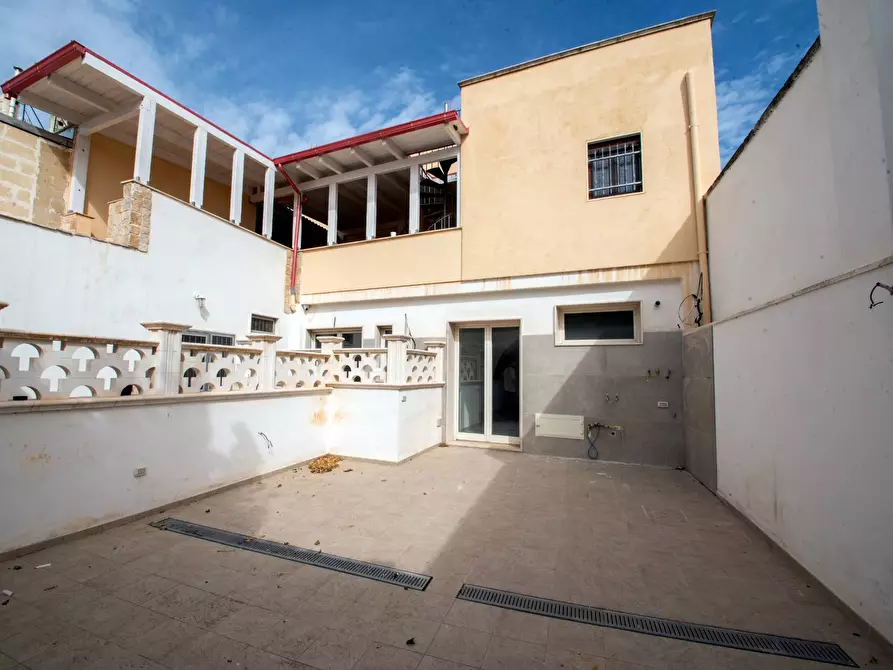 Immagine 43 di Villa in vendita  in b.croce 122 a Sava