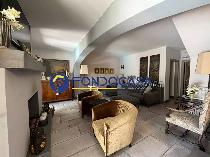 Immagine 3 di Villa in vendita  in via nazionale 10 a Caserta